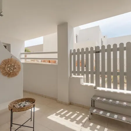 Daire Hidden Dream Luxury 8mn Walk To Naxos Center